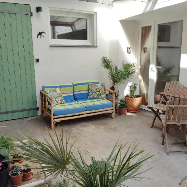 L'ancienne écurie, near Carcassonne, private and charming accomodation Corporate bookings accepted, hotel v destinaci Badens