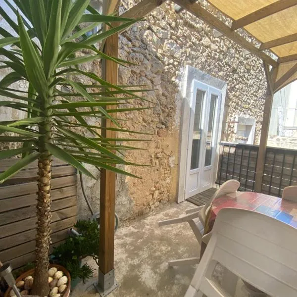 la Porte bleue – hotel w mieście Capestang