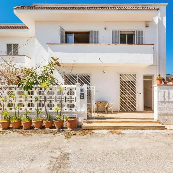 Idalia Holiday Homes - Orizzonte, hotel in Torre Lapillo