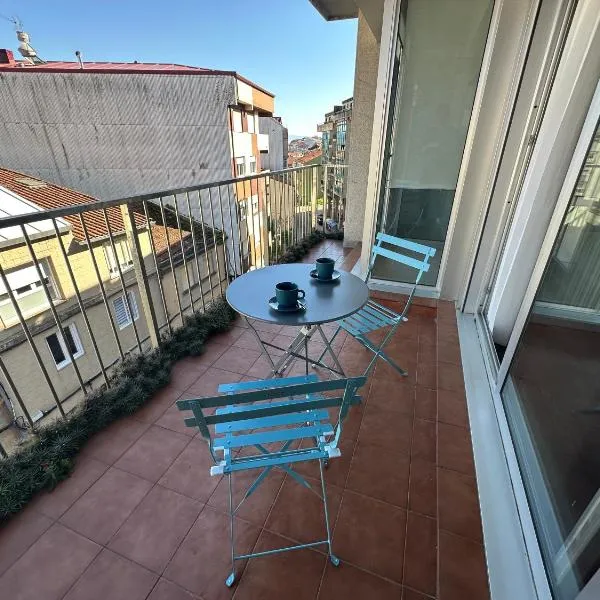 Porto Cíes con terraza, hotel in Cangas de Morrazo