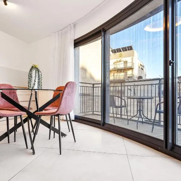 Deluxe 1 Bedrooms Apartment Terrace in City Center, khách sạn ở Jerusalem