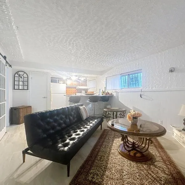 Logement 1 pièce Cozy - Parfait pour Courts Séjours, hotel in Montréal