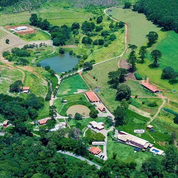 Fazenda com 3 espaços independentes - 10 suítes com PISCINA, 4 suítes com JACUZZI ou Chalé romântico com JACUZZI - Wi-Fi 400MB Lagos e Cavalos - Foto 2