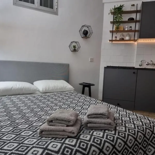 Paradise Garden Sweet Studio, hotel v destinaci Limassol