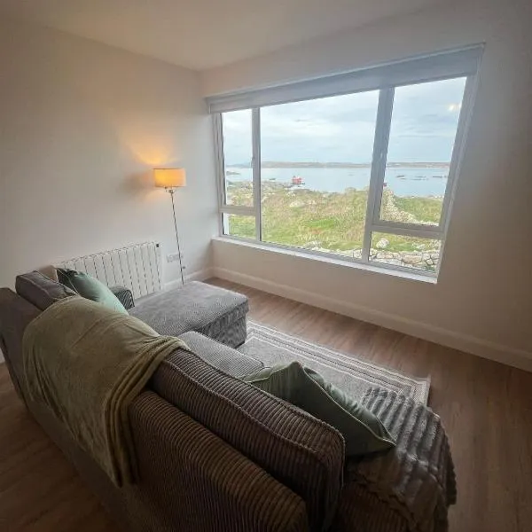 Sea View Apartment, hotel di Lettermullan