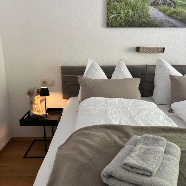 Lechtaler Alpenblick Landeck - Privatzimmer & Ferienwohnung, hotel v destinaci Landeck