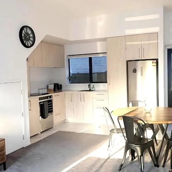 Spacious CBD 3BR- Walk to Hagley, CBD, Hosp, & Oval, hotel in Christchurch