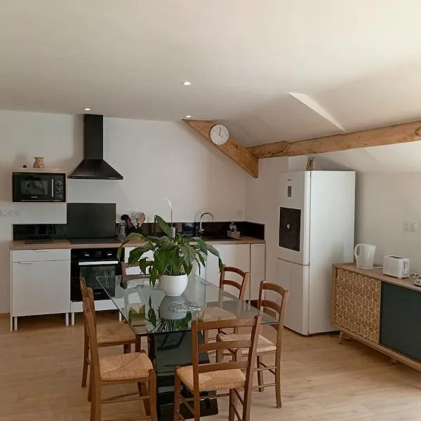 F3 cozy & confortable chez Alex et Flo, hotel em Salles-Curan