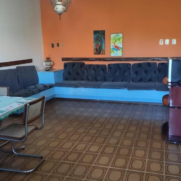 Casa Agradável com 4 suítes e estacionamento