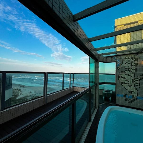 Luxuosa e espaçosa Cobertura Beira-Mar - Foto 4