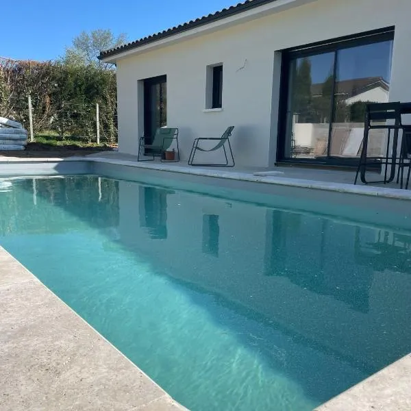 Maison moderne avec Piscine, ξενοδοχείο σε Creysse