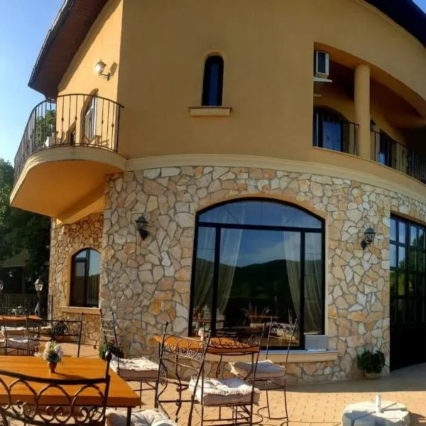 Pensiunea Casa Mircea & Restaurant、エシェルニツァのホテル