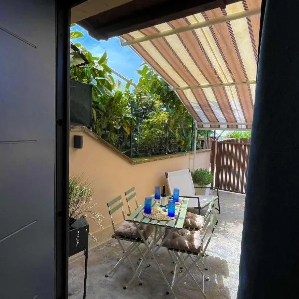 CASA BERARDI Apartment - Steps from the Beach and Train Station, Perfect for Sunsets, hotell i Anzio