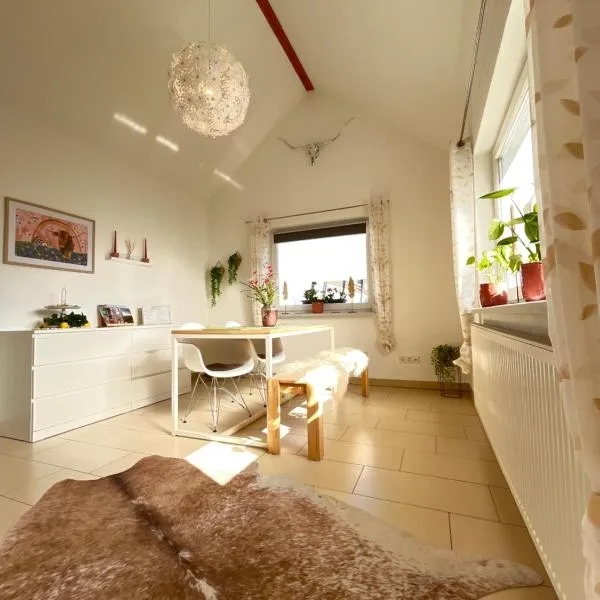 TinyHouse PFALZperle Region Deutsche Weinstraße, Hotel in Ellerstadt