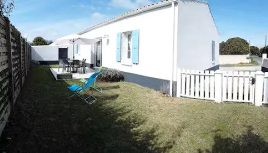 Maisons à 200 m de la plage, hotel u gradu 'Saint-Pierre-dʼOléron'