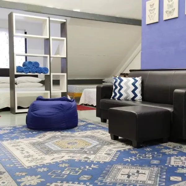 ROOMMATE On The ATTIC, hotel v destinaci Kuah