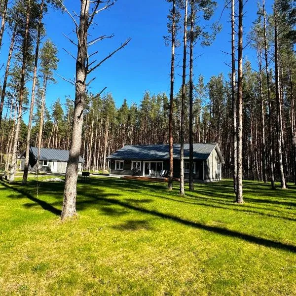Reigi Village Holiday Home with Sauna & HotTub, hotel v destinaci Reigi