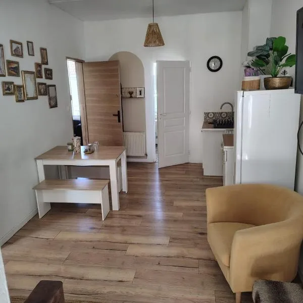 Appartement au premier étage – hotel w mieście Bourbourg