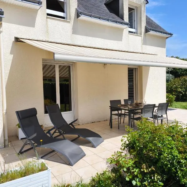 Maison 2 chambres avec jardin, proche Vannes et du Golfe du Morbihan, hotel in Ploeren