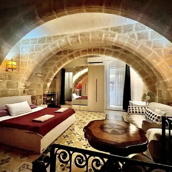300 years old Maisonette in Beautiful Stairs, hotel in Valletta