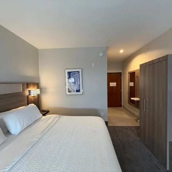 Holiday Inn Express Kenedy by IHG, hotel di Kenedy