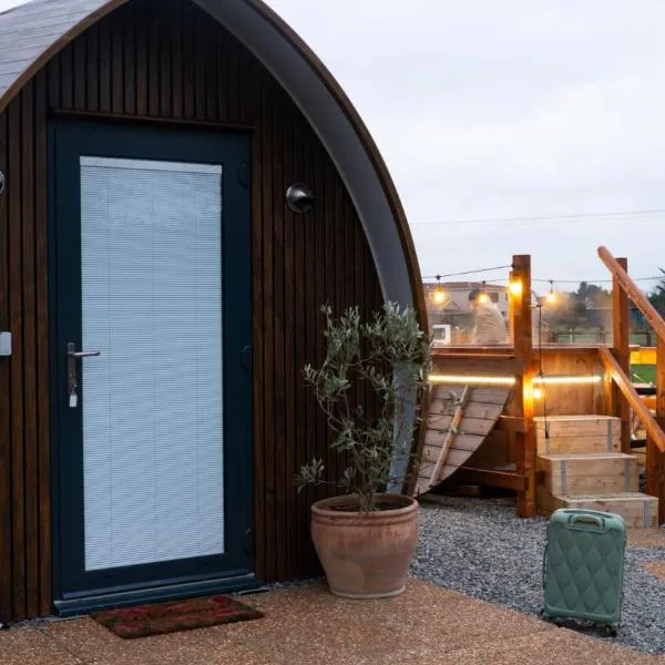 Hidden Acres- Luxury Glamping Pod, hotel v destinaci Malahide