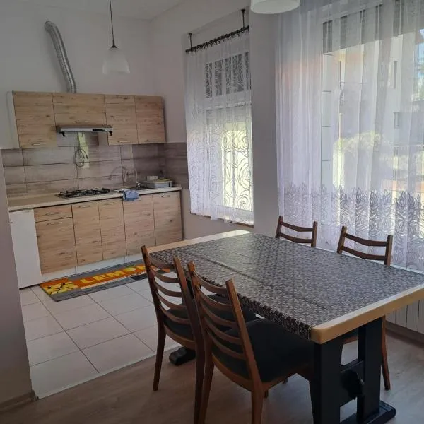 Apartament nad jeziorem Ryn (II), hotel v destinácii Ryn