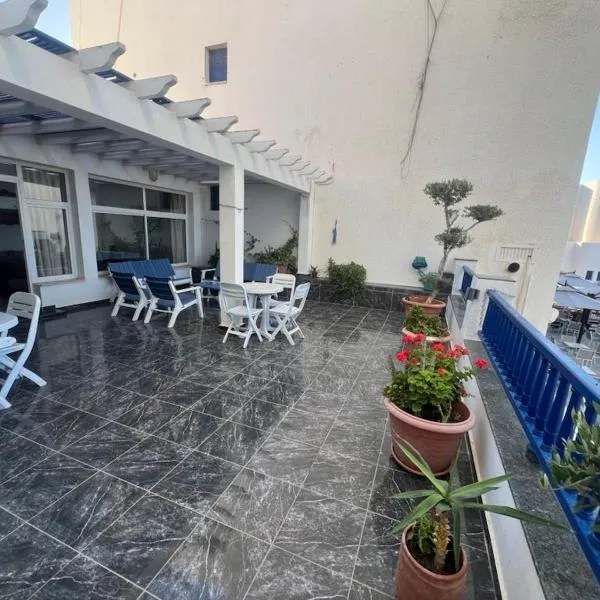 Duplex Monastir avec terrasse sur la marina, hotel v destinaci Monastir