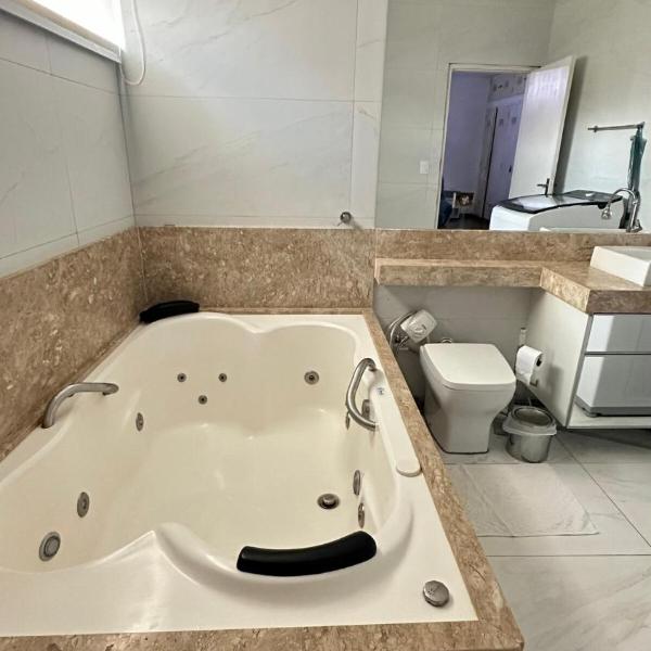 suíte completa, hidromassagem e ar condicionado