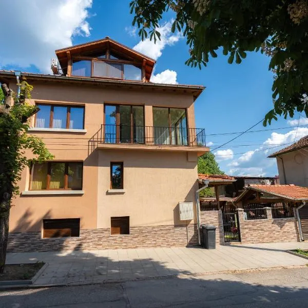 Къща с апартаменти за нощувка - Pleven, hotel in Pleven