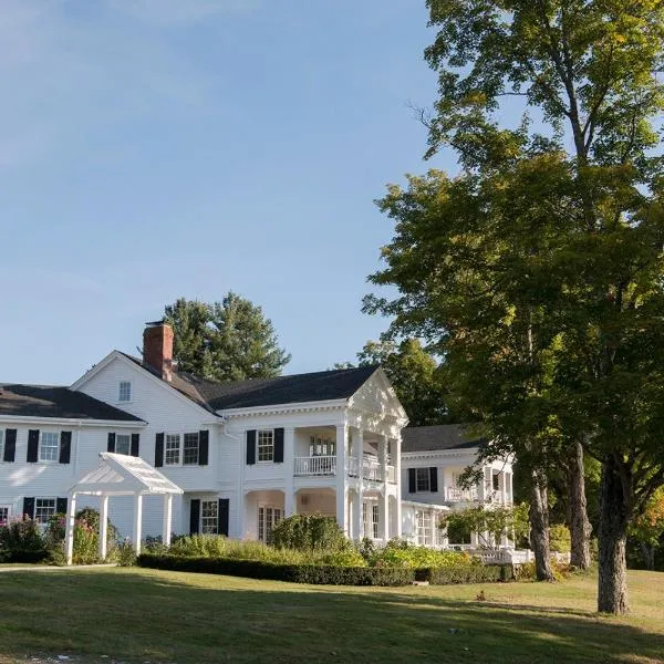 The White House Inn, hotel in Colrain