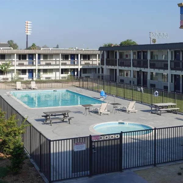 Motel 6-Claremont, CA, hotel v destinaci Claremont