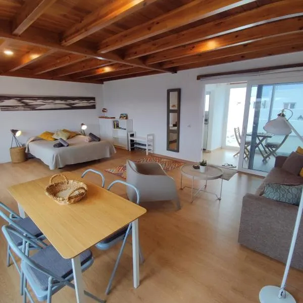 Loft Casa Burgao, hotel in Caleta de Caballo