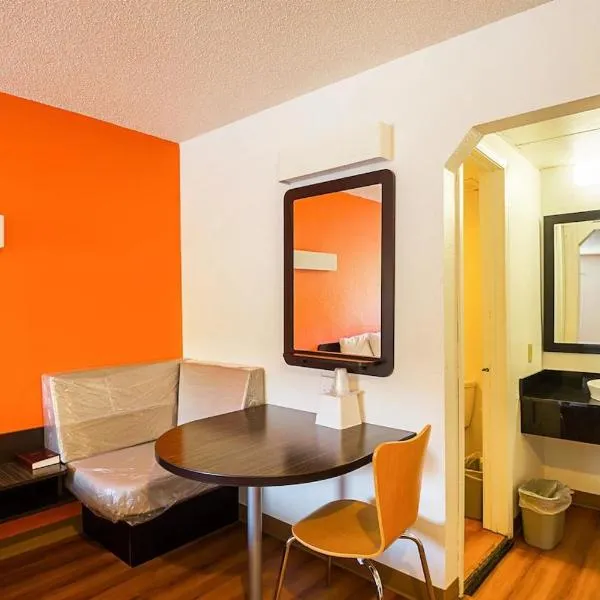 Economy Hotel Kansas City, hôtel à Blue Springs