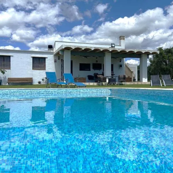 Rustic botarell، فندق في Botarell