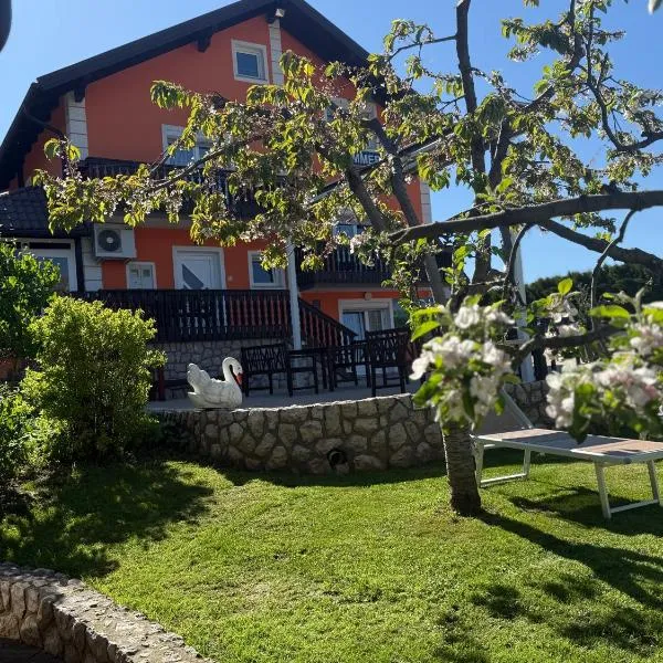 Plitvice Pension Perisic, hotel in Korenica