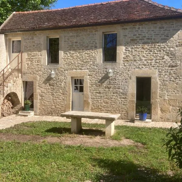 La petite Chapelle, hotel v destinaci LʼIsle-sur-Serein