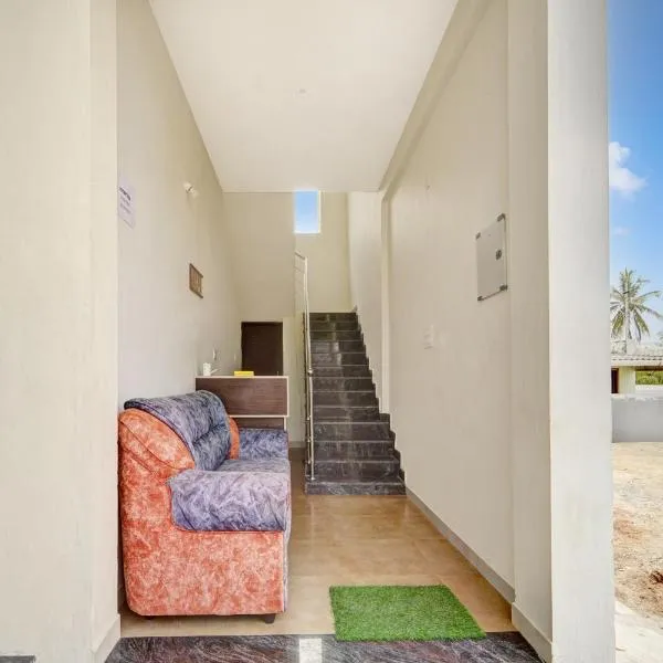 Hotel O RISHI RESIDENCY, hotel v destinaci Irugūr