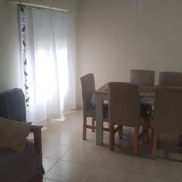 Hermoso y funcional departamento, hotel in Tandil