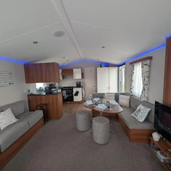 LuKa25 GC080, hotel in Saint Osyth