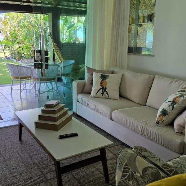 Casa com 4 suites Cond Araua