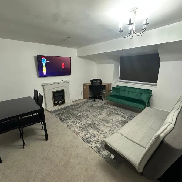 Serene Birmingham City Apartment with free parking - Sleeps 6 - Prime, Disney, Netflix, hotel v Birminghamu