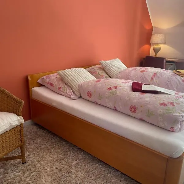 Doppelzimmer, hotel in Borgholzhausen