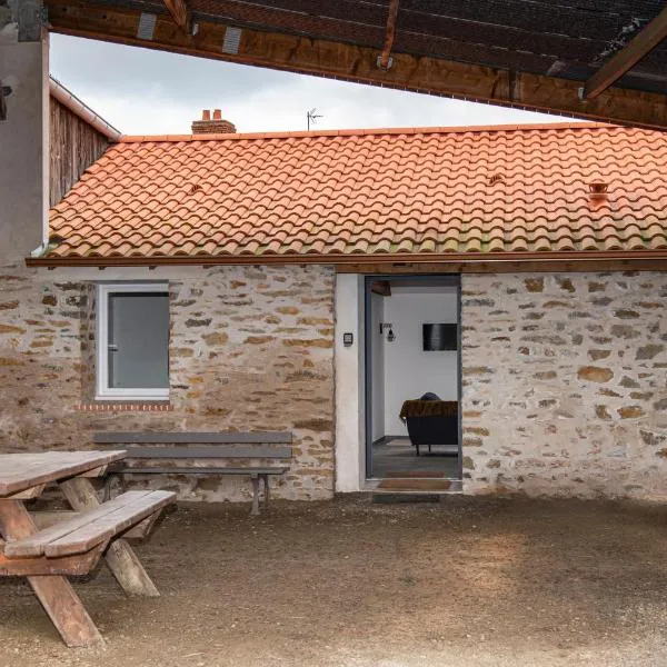 Cottage confort neuf en campagne 6p WiFi, hotel em Chaumes en Retz