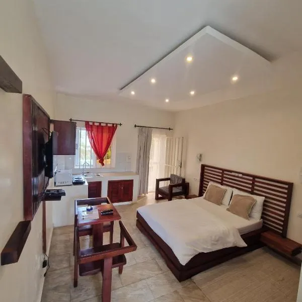 Beach Studio wih integrated Kitchen, hotel in Kribi