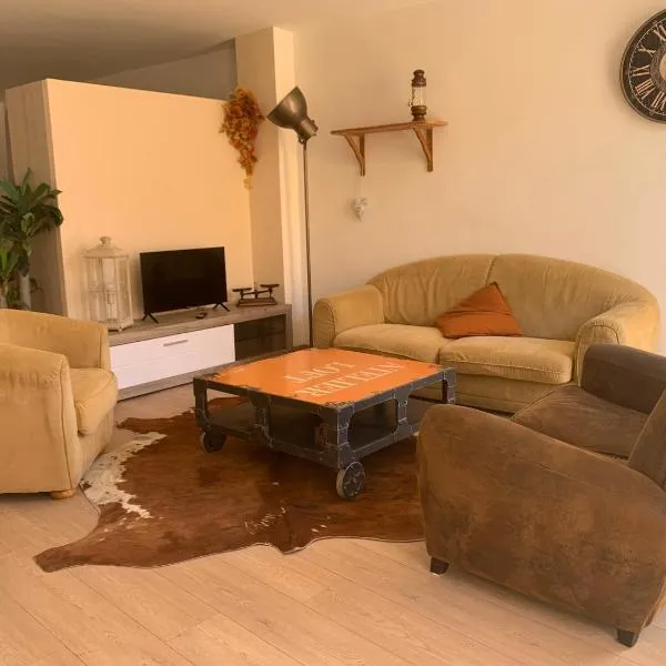 Appartement dans le centre médiéval, hotel v destinaci Hyères
