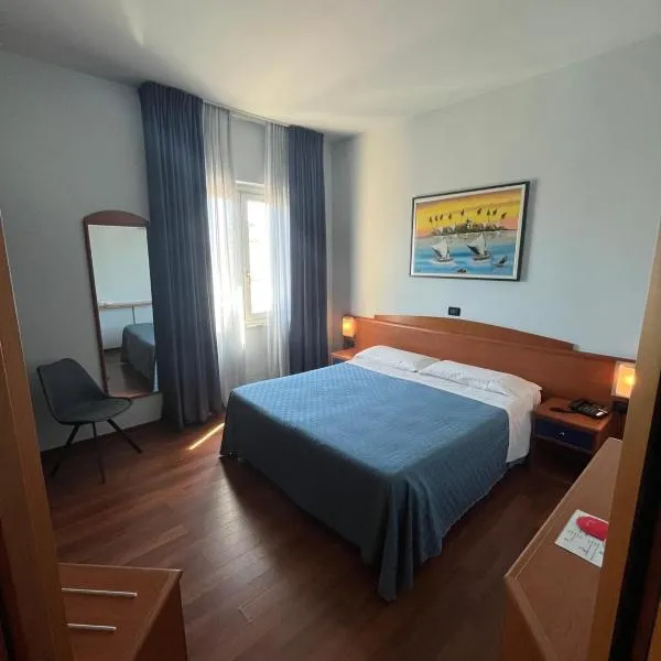 Hotel La Terrazza, hotel in Porto San Giorgio