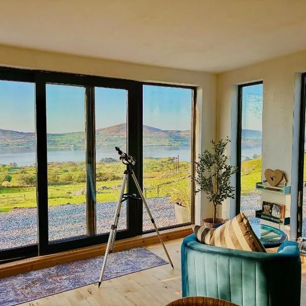 Laughing Seagull Cottage - Sea Views and Sauna, hotel v destinaci Castletownbere