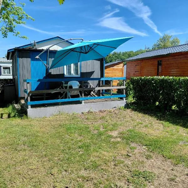 Petit chalet 5 personnes, hotel en La Celle-sous-Gouzon