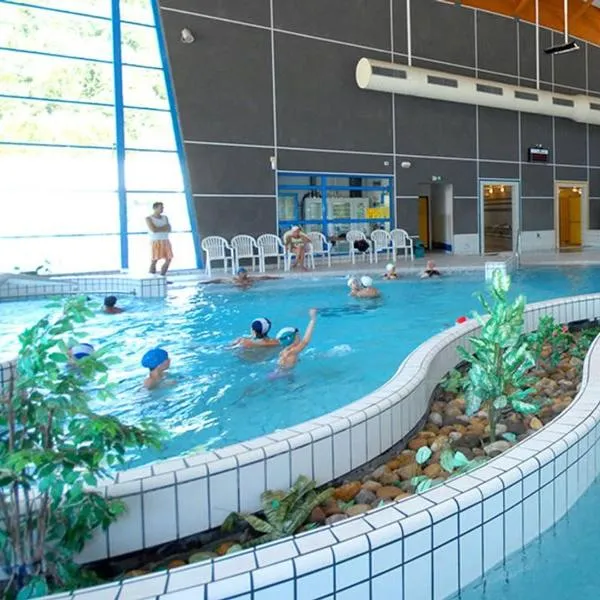 Camping Paradis Le Giessen, hotel em Bassemberg